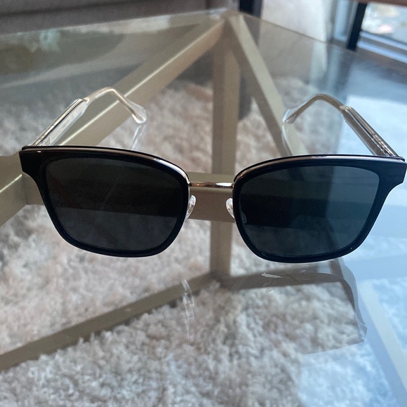 Gucci Sunglasses - Picture 1 of 4
